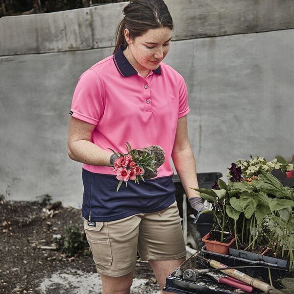 Womens Essential Stretch Cargo Short Thumbnail